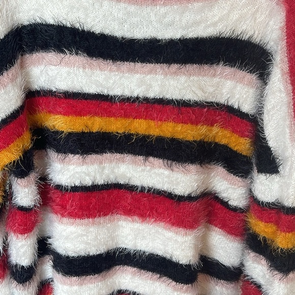 Wonderly Multicolor Furry Comfy Winter Sweater Size L - Picture 5 of 5